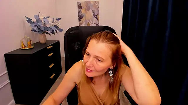 Snapshot of NikaStraitlive chatting on 7, 10, 2025 NikaStraitlive online show from 7, 10, 2025