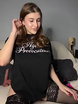 Playboy Lou8 online show from 18, 10, 2025