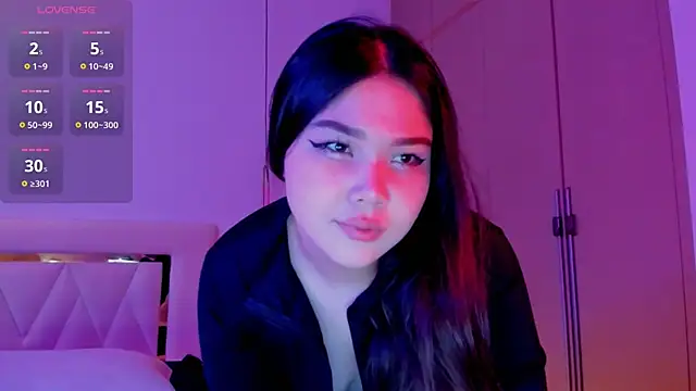 Snapshot of yummmymommy chatting on 18, 9, 2025 yummmymommy online show from 18, 9, 2025