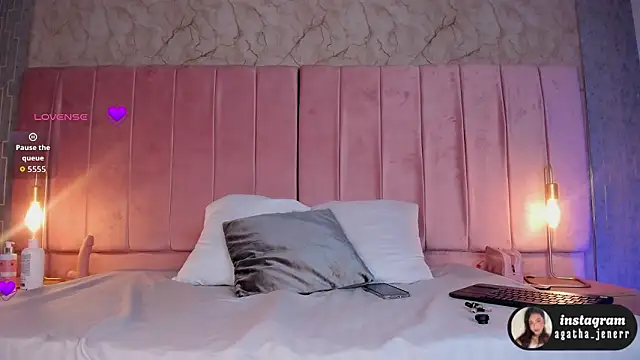 agatha jener online show from 23, 3, 2026