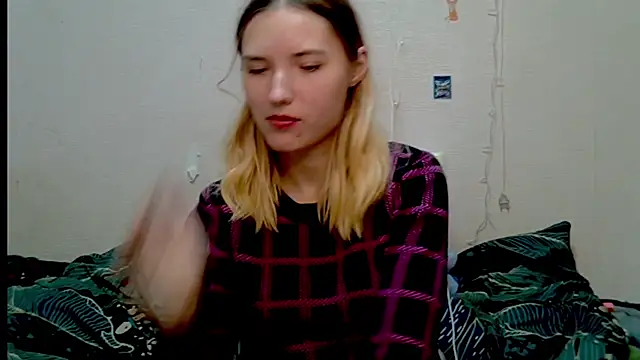  kikiclark   online show from 5, 10, 2025