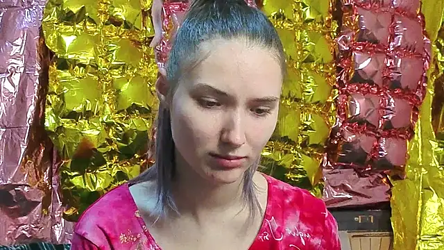  kikiclark   online show from 12, 4, 2026