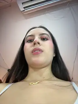 Snapshot of Juanita-Diaz chatting on 21, 5, 2026 Juanita-Diaz online show from 21, 5, 2026