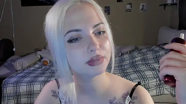 Snapshot of velunnight chatting on 9, 9, 2025 velunnight online show from 9, 9, 2025