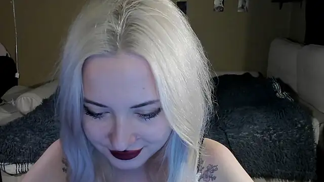 Snapshot of velunnight chatting on 10, 9, 2025 velunnight online show from 10, 9, 2025