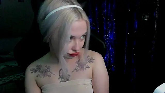 Snapshot of velunnight chatting on 24, 9, 2025 velunnight online show from 24, 9, 2025