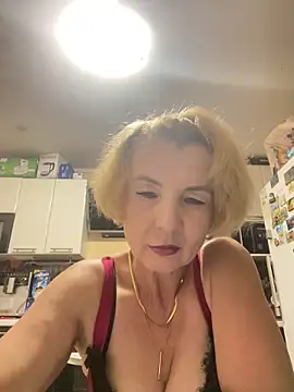 Snapshot of VasylynaLove421 chatting on 8, 9, 2025 VasylynaLove421 online show from 8, 9, 2025
