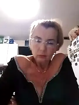 Snapshot of VasylynaLove421 chatting on 9, 9, 2025 VasylynaLove421 online show from 9, 9, 2025