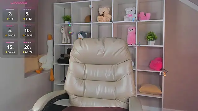 Lynn Martin online show from 3, 12, 2025