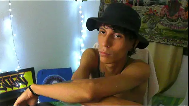 Crxxxsh online show from 10, 9, 2025