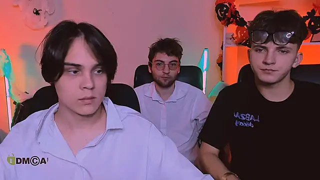 travis wolf  online show from 26, 10, 2025