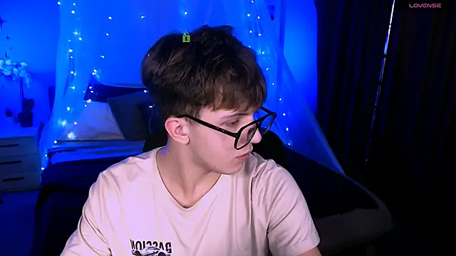 travis wolf  online show from 24, 11, 2025