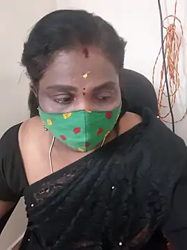 Snapshot of Tamil_Kavitha10 chatting on 4, 10, 2025 Tamil Kavitha10 online show from 4, 10, 2025