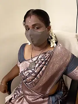 Snapshot of Tamil_Kavitha10 chatting on 9, 10, 2025 Tamil Kavitha10 online show from 9, 10, 2025
