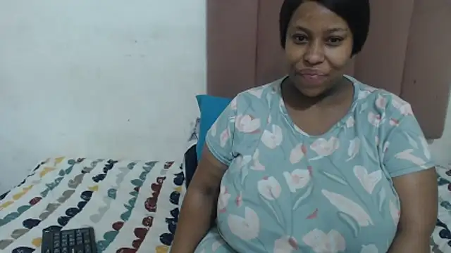 Chubby Queenx255 online show from 22, 11, 2025