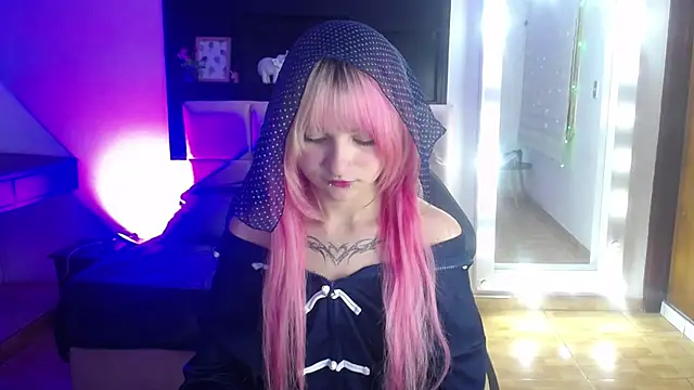 Snapshot of _Charlotte_Collins_ chatting on 22, 6, 2026 Charlotte Collins online show from 22, 6, 2026