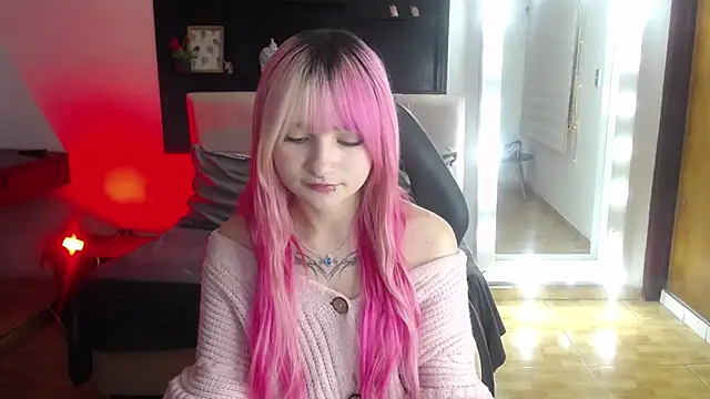 Snapshot of _Charlotte_Collins_ chatting on 3, 7, 2026 Charlotte Collins online show from 3, 7, 2026