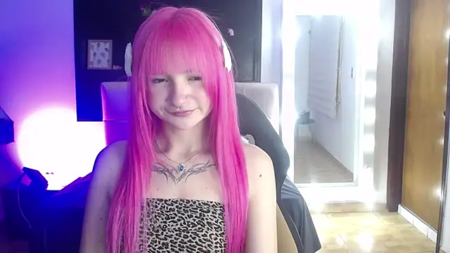 Snapshot of _Charlotte_Collins_ chatting on 17, 7, 2026 Charlotte Collins online show from 17, 7, 2026