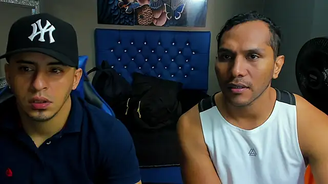 Snapshot of AngelAndChris chatting on 22, 9, 2025 AngelAndChris online show from 22, 9, 2025