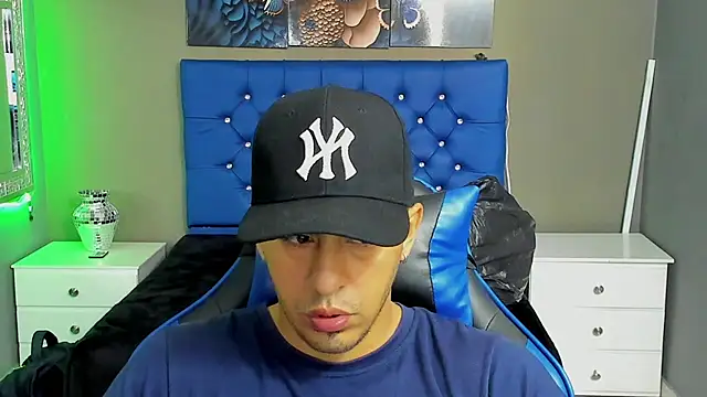 Snapshot of AngelAndChris chatting on 24, 9, 2025 AngelAndChris online show from 24, 9, 2025