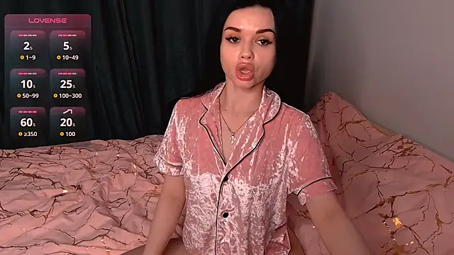 Snapshot of Luxuryy_baby chatting on 23, 11, 2025 Luxuryy baby online show from 23, 11, 2025