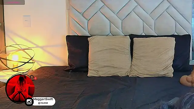 megganswift  online show from 15, 2, 2026