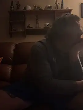 Stephanie1984 online show from 8, 4, 2026