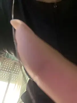 Snapshot of lulizoee chatting on 17, 9, 2025 lulizoee online show from 17, 9, 2025