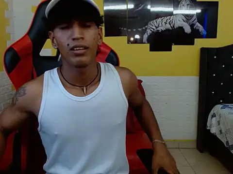Snapshot of bull_cam chatting on 15, 9, 2025 bull cam online show from 15, 9, 2025