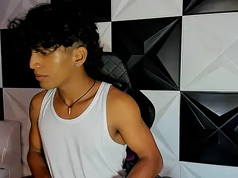 Snapshot of bull_cam chatting on 17, 9, 2025 bull cam online show from 17, 9, 2025