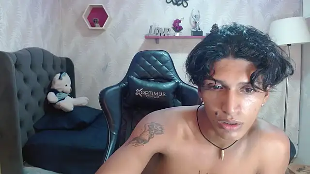 Snapshot of bull_cam chatting on 24, 9, 2025 bull cam online show from 24, 9, 2025