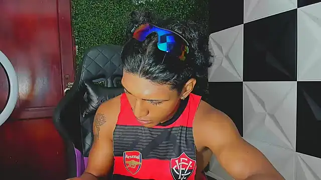 Snapshot of bull_cam chatting on 29, 9, 2025 bull cam online show from 29, 9, 2025