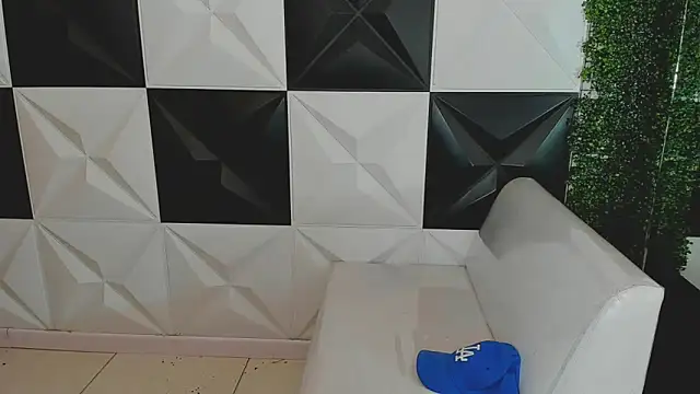 Snapshot of bull_cam chatting on 4, 10, 2025 bull cam online show from 4, 10, 2025