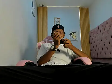 Snapshot of Jax_Maliq chatting on 7, 10, 2025 Jax Maliq online show from 7, 10, 2025