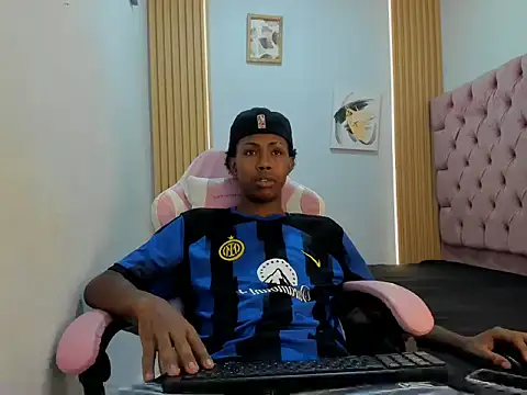 Snapshot of Jax_Maliq chatting on 10, 10, 2025 Jax Maliq online show from 10, 10, 2025