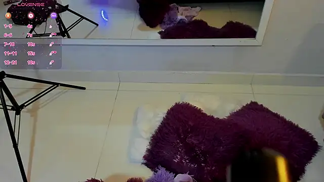 Mia Valentine  online show from 23, 2, 2026