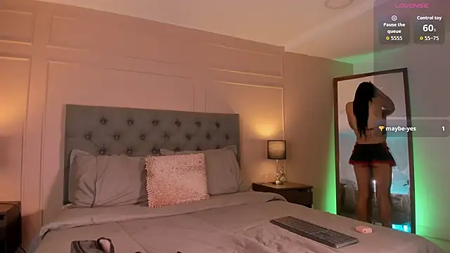 ALICESANDOVAL online show from 16, 10, 2025