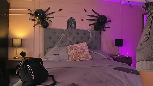 ALICESANDOVAL online show from 7, 11, 2025