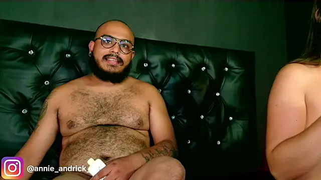  leda swan  online show from 20, 12, 2025