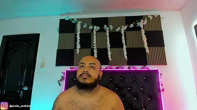  leda swan  online show from 24, 5, 2026