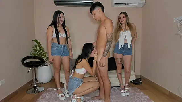 Goodlatin girls online show from 19, 9, 2025