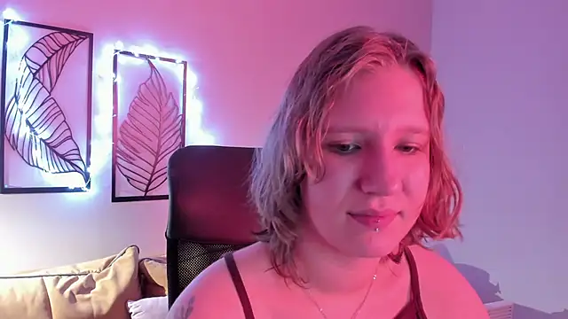 Hailey Foxy online show from 20, 11, 2025