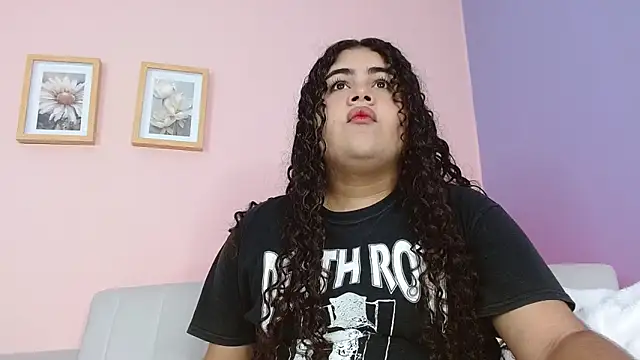 lourdes moon22 online show from 20, 9, 2025