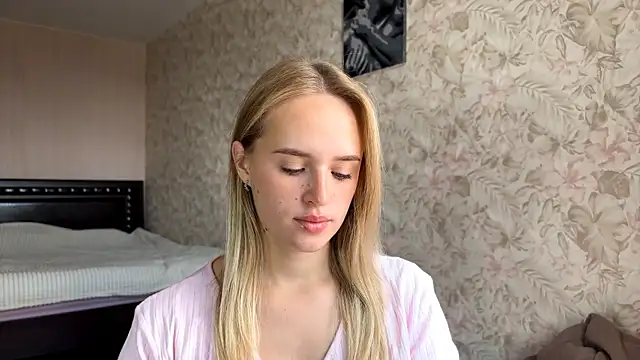 ElisabetLorney online show from 12, 9, 2025