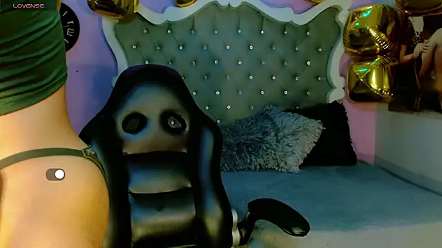 Honey Moontsts online show from 17, 3, 2026