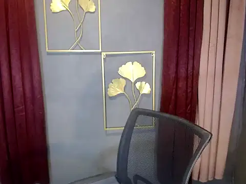 Snapshot of wetasianhugecock chatting on 8, 11, 2025 wetasianhugecock online show from 8, 11, 2025