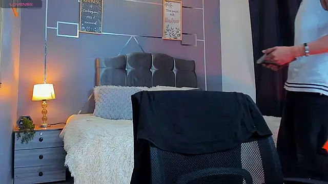 oliver mr  online show from 4, 11, 2025