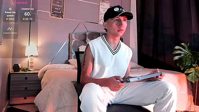 oliver mr  online show from 19, 11, 2025