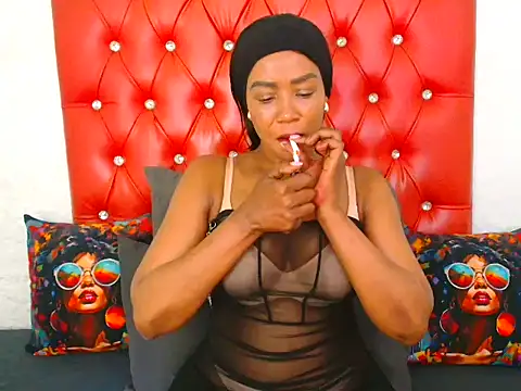Snapshot of GaggingQueen32 chatting on 22, 9, 2025 GaggingQueen32 online show from 22, 9, 2025
