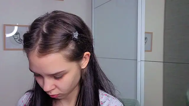 slyshypie online show from 2, 12, 2025